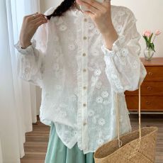 批发韩版重工刺绣布料<b class='q'>衬衫</b>新款长袖法式立体上衣花朵宽松<b class='q'>衬衣</b>百搭显瘦