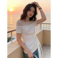 批发韩系初夏穿搭蕾丝边一字肩上衣女2026夏季新款<b class='q'>短袖</b><b class='q'>T</b><b class='q'>恤</b>设计感小众