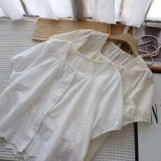 批发2026年夏季新品<b class='q'>韩版</b>花边方领刺绣提花百搭泡泡短袖衬衫女显瘦小衫