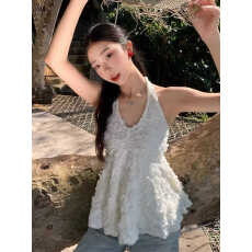 批发26春夏温柔纯欲浪漫氛围感立体花瓣露背挂脖小衫甜美少女V领背心