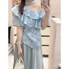 批发法式甜美风斜领露肩荷叶边短袖上衣女夏季<b class='q'>新款</b>小众气质显瘦百搭款