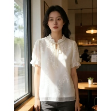批发2026夏季新款韩版<b class='q'>宽松</b>显瘦百搭女款时尚圆领重工钉珠短袖衬衫上衣