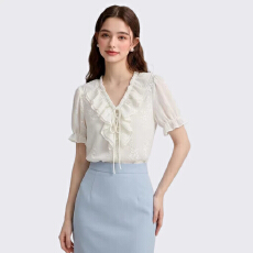 批发2026夏季韩版新款肌理感泡泡袖<b class='q'>雪纺衫女</b>V领系带蕾丝小衫上衣短袖