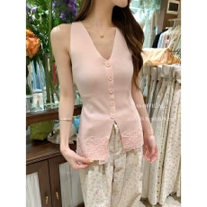 批发AS OFFICIAL针织无袖上衣女夏季新款v领显瘦设计感收腰背心马甲潮