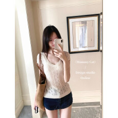 批发Mummy Cat下蛋喵恋语织物古早美女v领镂空微透显瘦针织T恤