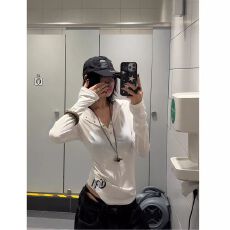 批发【特价】美式休闲风长袖<b class='q'>T</b><b class='q'>恤</b>女白色字母修身连帽防晒罩衫薄纱上衣