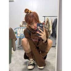 批发纯棉华棉复合薄款320克/加绒420克布面+手感印花无帽绳<b class='q'>连帽卫衣</b>女