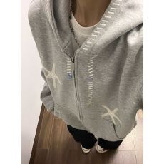 # 薄款/加绒 刺绣贴皮+手工纽扣 后包领纯棉华棉复合卫衣女