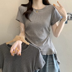 批发实拍大码~2026夏季新款荷叶边气质<b class='q'>通勤</b>收腰显瘦褶皱不规则T恤女