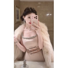 批发布达佩斯千金少<b class='q'>女</b>感满钻领口腰部镂空蝴蝶结亮丝<b class='q'>西装</b>连衣裙