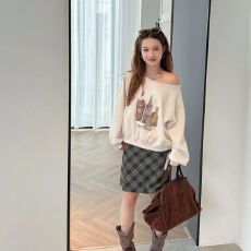 批发【斜领 后包领彩色内外同色<b class='q'>印花</b>长袖宽松套头卫衣女