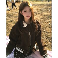 批发美式复古短款棒球服外套<b class='q'>女</b>秋冬字母刺绣翻领夹克美拉德宽松上衣潮