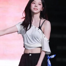 批发1*1 40支纯棉日韩女团风辣妹甜酷<b class='q'>个性</b>不规则露肩短袖上衣