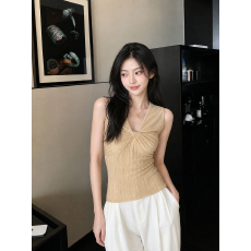 批发实拍新款V领扭结针织衫女法式设计感百搭显瘦气质短袖短款上衣女