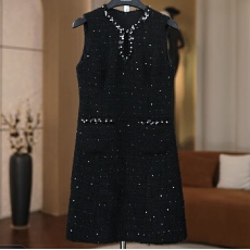 批发美美小香风名媛重工亮钻轻奢无袖背心连衣裙