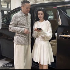 批发GECKO春夏新款白色收腰花边圆领长袖中<b class='q'>长款</b>连衣裙