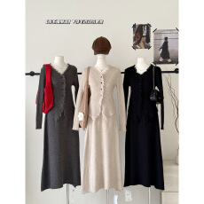 批发GV大白哥 茶系慵懒调 软糯撕破V领毛边针织上衣直筒休闲半裙套装