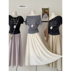 批发实拍韩系气质荡领字母T恤+半身裙两件套女2026夏季新时尚显瘦<b class='q'>套装</b>