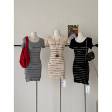 批发实拍纯欲性感辣妹<b class='q'>条纹</b>针织连衣裙女2026夏季新款修身显瘦包臀<b class='q'>短裙</b>