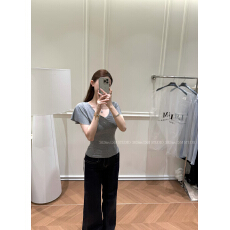 批发区区欧阳 天丝羊毛V领短袖T恤女夏季新款<b class='q'>蝙蝠</b>袖收腰修身显瘦上衣