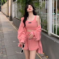 批发多巴胺粉色三件套女小个子宽松显瘦休闲外套背心短裤减龄<b class='q'>运动</b>套装