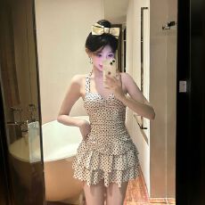 批发泳衣女连体裙式性感挂脖露背复古波点遮肉显瘦聚拢海边度假泡温泉