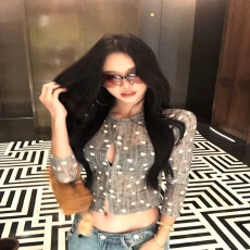 批发甜辣妹<b class='q'>波点</b>印花肌理感长袖设计感短款纽扣开衫