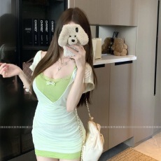 批发蕾丝拼接撞色挂脖连衣裙女<b class='q'>夏</b>季叠穿套装纯欲风短袖防晒罩衫两件套