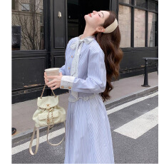 批发独特漂亮蓝色竖条纹衬衫连衣裙女<b class='q'>春</b>高知得体绝美气质轻熟穿搭套装