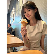 批发美式复古修身正肩圆领短袖T恤女夏季甜辣小个子显瘦打底纯色上衣
