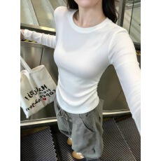 批发2026早秋新款白色圆领正肩长袖女内搭修身显瘦外穿纯色<b class='q'>百搭</b>上衣潮