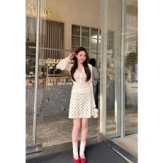 批发珍妮白纯欲风喇叭袖修身显瘦百搭打底上衣复古提花波点半身裙