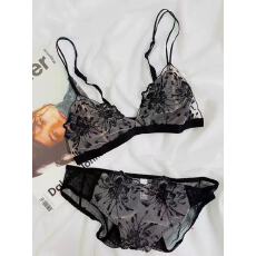 批发法式三角杯小胸内衣聚拢无钢圈舒适胸罩<b class='q'>夏</b>季薄款性感文胸