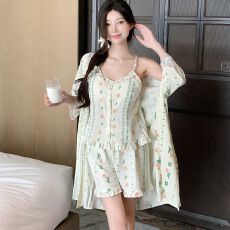 批发2026年夏季女睡衣云朵棉甜美碎花吊带<b class='q'>短裤</b>三件套睡袍套装带胸垫