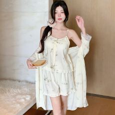 批发2026年夏季女睡衣云朵棉甜美碎花吊带<b class='q'>短裤</b>三件套睡袍套装带胸垫