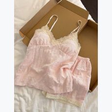 批发高级感粉色带胸垫睡衣女士新款大码家居服可出门套装