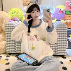 带胸垫一体睡衣空气棉长袖保暖秋冬季加厚可爱家居服