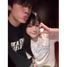 批发纯棉240克原版刺绣品质升级美式潮流时尚<b class='q'>情侣</b><b class='q'>短袖</b>T恤百搭设计上衣