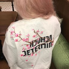 批发纯棉240克原版刺绣品质升级2026夏季新款<b class='q'>花朵</b>设计白灰色短袖<b class='q'>T</b><b class='q'>恤</b>