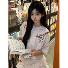 批发纯棉240克原版刺绣品质升级美式设计白灰色上衣字母<b class='q'>花朵</b>短袖<b class='q'>T</b><b class='q'>恤</b>
