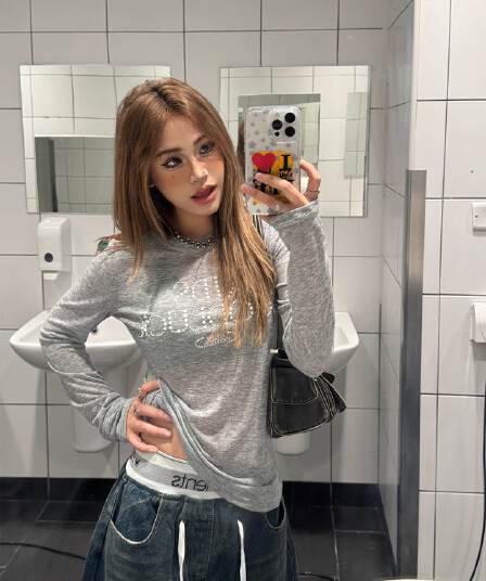 주간 실크 양모 원단 원본 뜨거운 구슬 솜씨 아메리칸 레트로 핫걸 핫픽스 긴 소매 티셔츠