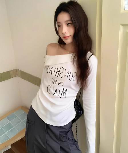 광저우 원본 32 순면 260 그램 한 화이트 알파벳 프린트 긴팔 티셔츠 여성 2026 미니멀리즘