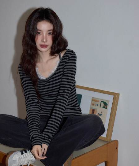 주간 실크 높음 폭탄 면 원본 원단 스트라이프 레이스 조각 티셔츠 여성 2026 가을 새로운 품격