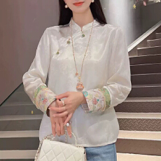 批发配国风马甲的打底衫缎面提花长袖上衣女春盘扣立领新中式内搭衬衫