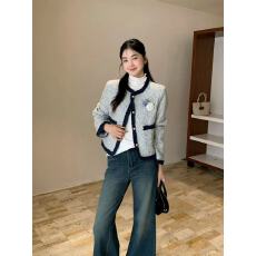 批发2025秋冬季新款<b class='q'>牛仔</b>毛边撞色亮片微闪小香短<b class='q'>外套</b>加羽绒配胸针