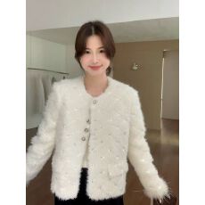 批发欧洲站25秋<b class='q'>冬</b>新款设计感雪亮片菱格毛毛袖口气质小香羽绒服