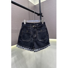 批发新款老花卷边牛仔短裤深蓝经典老花后袋金属皮革Logo 装饰26夏季