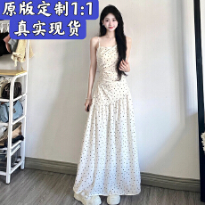 批发法式度假白色波点吊带<b class='q'>连衣裙</b>女收腰温柔设计高级感长裙子<b class='q'>夏</b>季绝美