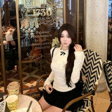 批发法式蝴蝶结半高领<b class='q'>长袖</b>蕾丝衫<b class='q'>T</b><b class='q'>恤</b>女秋冬新款