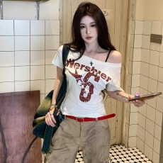 批发辣妹斜肩短袖t恤女夏季字母印花显瘦休闲性感斜领<b class='q'>露肩</b>一字肩<b class='q'>上衣</b>